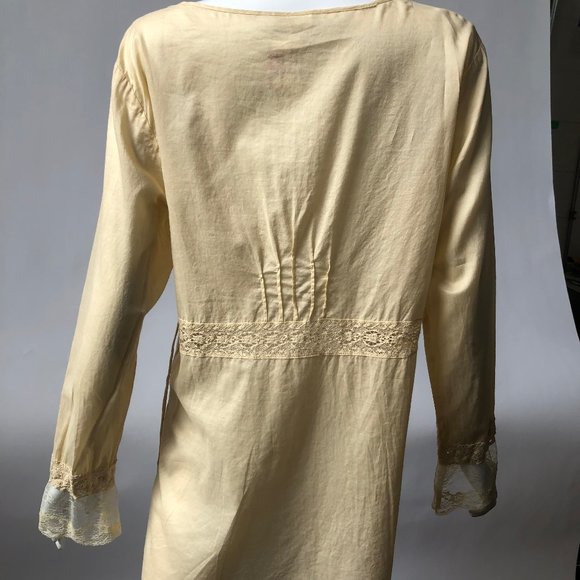 Creamy Colored Tunic Top wth Lace by J Jill NWOT - Picture 4 of 8